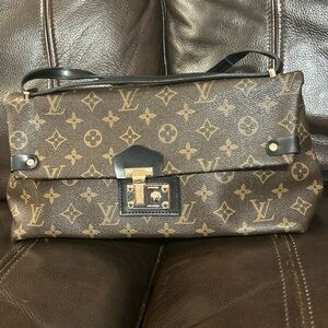 Elegant Brown and Tan Shoulder Bag